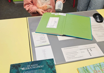 Die Vorschüler der Kita Am Bärenstein zu Gast in der Vogtland-Bibliothek