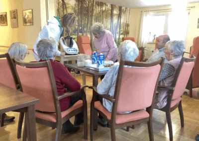 Tagespflege Oelsnitz - Waffeln backen