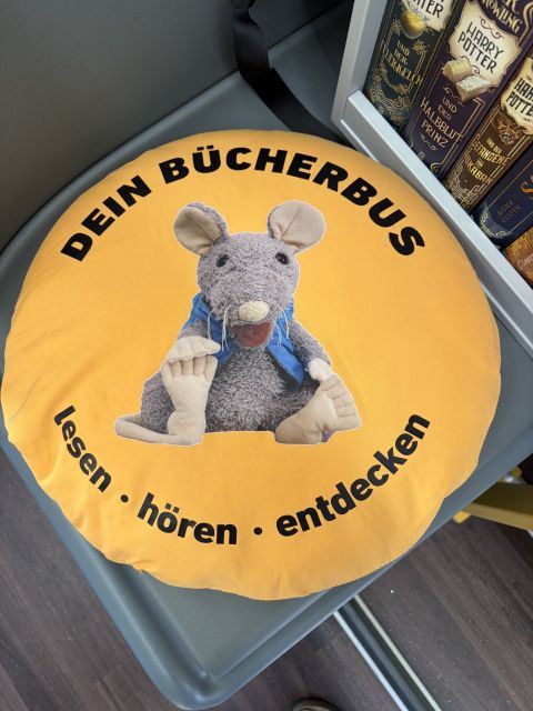 Kinderland Pausa - Besuch im Bücherbus