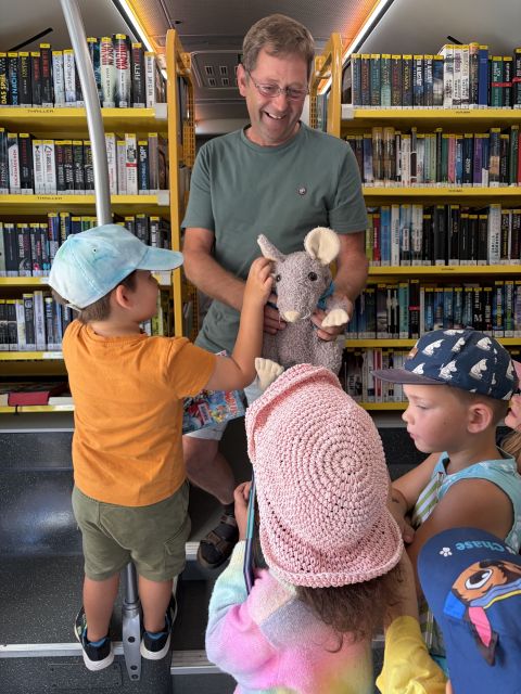 Kinderland Pausa - Besuch im Bücherbus